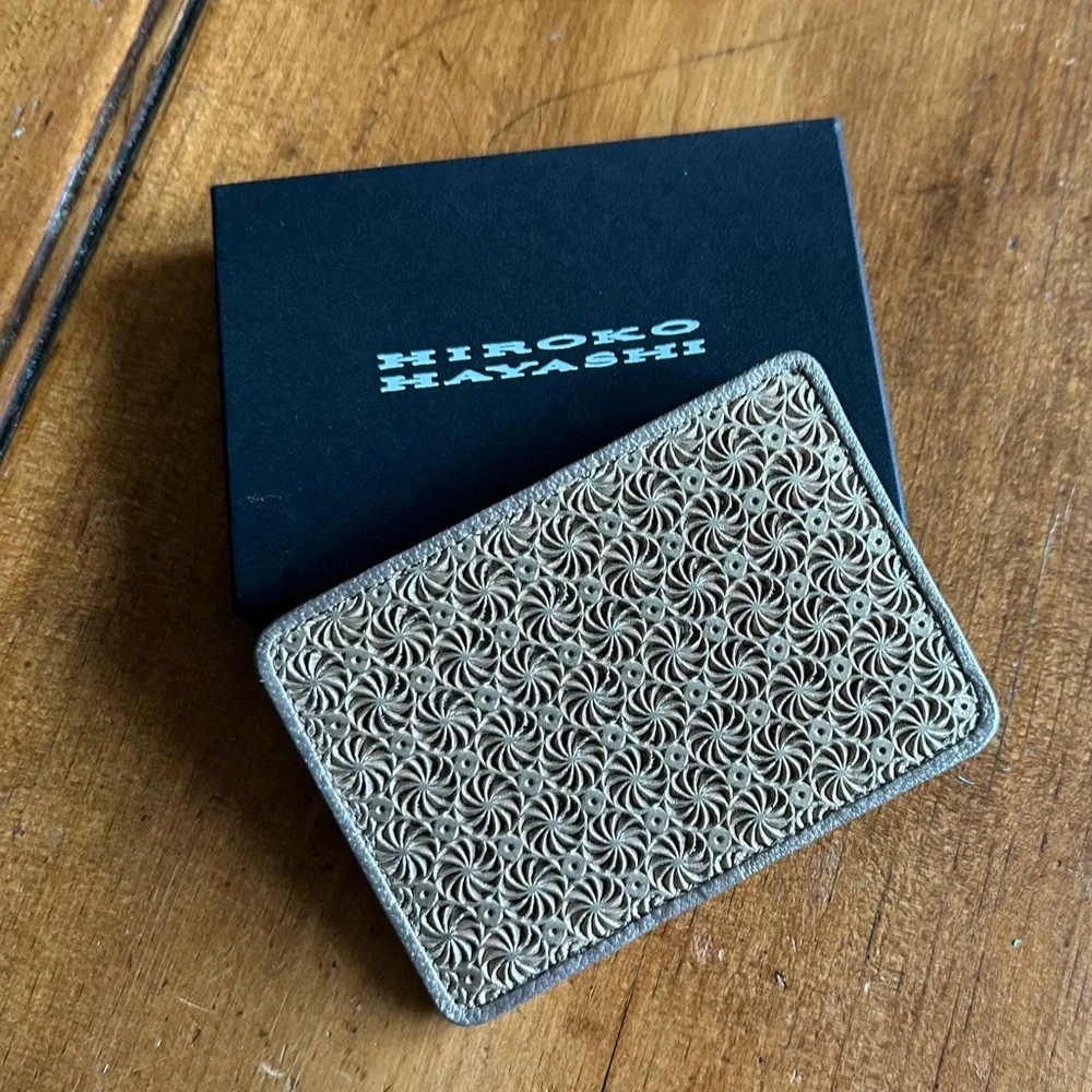 HIROKO HAYASHI GIRASOLE Leather Gold Credit Card Billfold Wallet New in Box